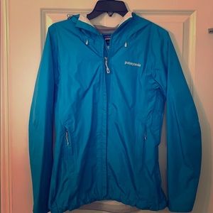 Patagonia rain jacket size small